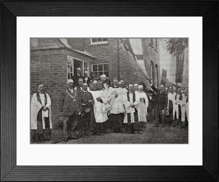 Framed Print : Amphlett House Home, Droitwich Spa, Worcestershire Framed Print : Amphlett House Home, Droitwich Spa, Worcestershire