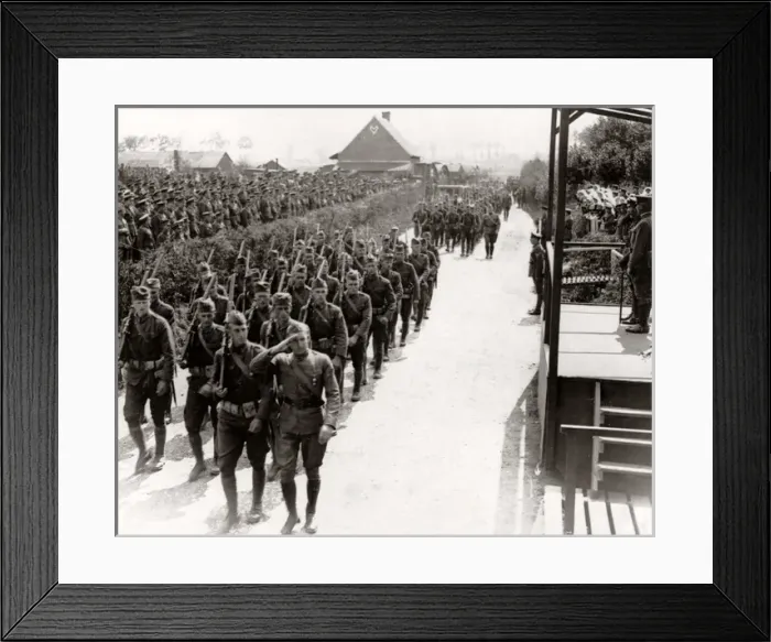 Framed Print : King George V visiting France, WW1 Framed Print : King George V visiting France, WW1