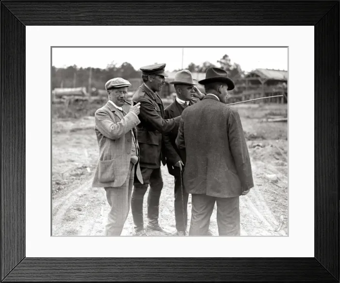 Framed Print : Canadian journalists visit France, Western Front, WW1 Framed Print : Canadian journalists visit France, Western Front, WW1