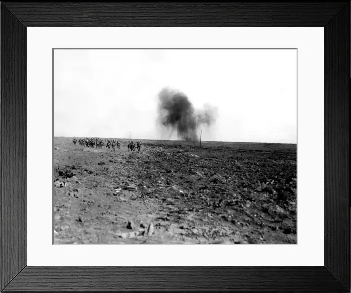 Framed Print : British soldiers moving forward, Western Front, WW1 Framed Print : British soldiers moving forward, Western Front, WW1
