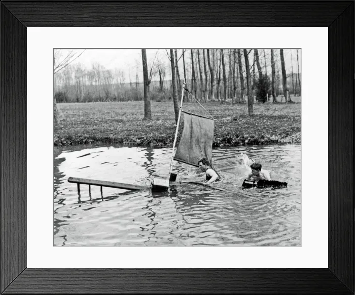 Framed Print : British soldiers in water during rest break, WW1 Framed Print : British soldiers in water during rest break, WW1