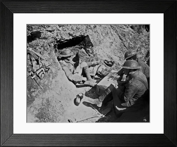 Framed Print : Gordon Highlanders playing cards, WW1 Framed Print : Gordon Highlanders playing cards, WW1