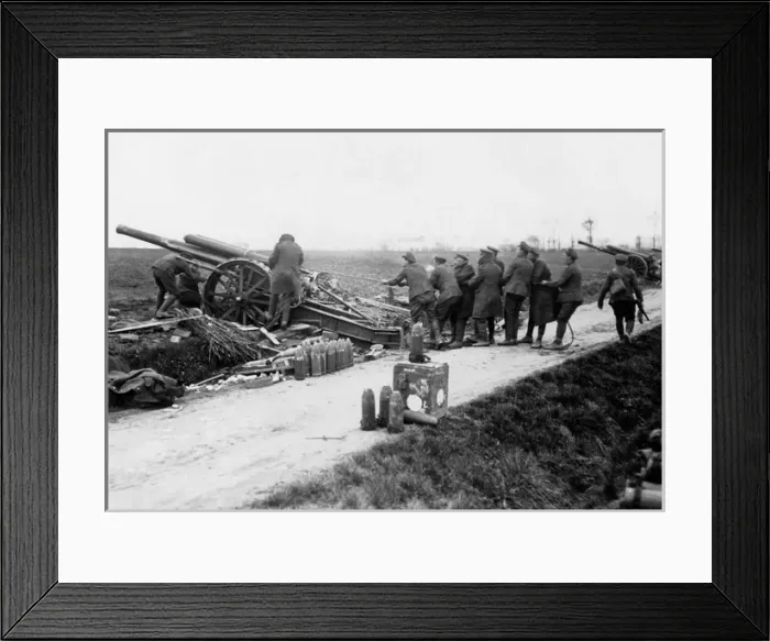 Framed Print : British gunners setting up 60-pounder, Western Front, WW1 Framed Print : British gunners setting up 60-pounder, Western Front, WW1