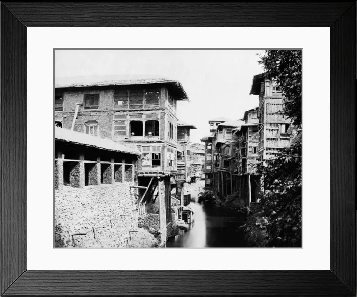Framed Print : Merchants houses, Marqual Canal, Srinagar, India