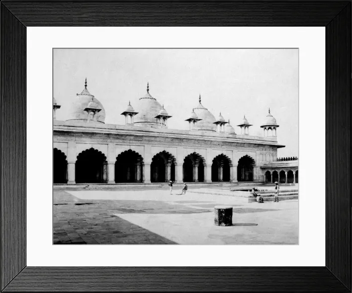 Framed Print : Courtyard of Moti Masjid (Pearl Mosque), Agra, India Framed Print : Courtyard of Moti Masjid (Pearl Mosque), Agra, India
