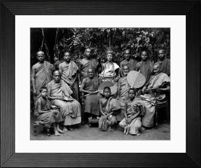 Framed Print : Buddhist priests, Ceylon (Sri Lanka) Framed Print : Buddhist priests, Ceylon (Sri Lanka)