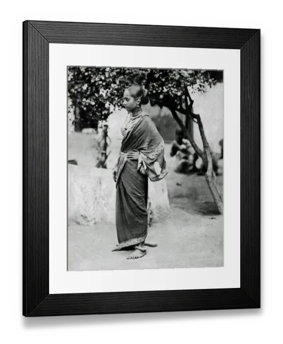 Framed Print : Hindu woman, Bombay (Mumbai), India Framed Print : Hindu woman, Bombay (Mumbai), India