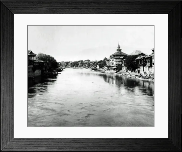 Framed Print : Srinagar, Jammu and Kashmir, India Framed Print : Srinagar, Jammu and Kashmir, India