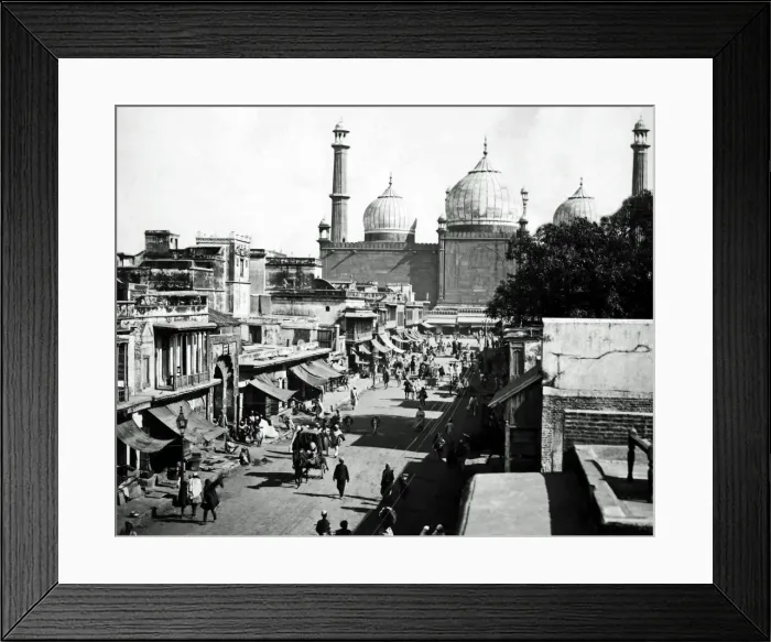 Framed Print : Street view and Jama Masjid, Delhi, India Framed Print : Street view and Jama Masjid, Delhi, India