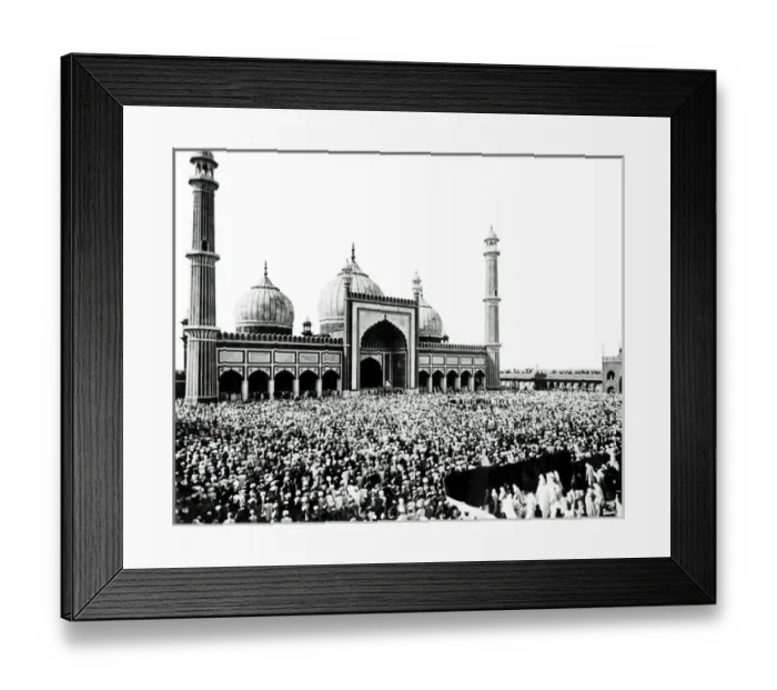 Framed Print : Prayers at Jama Masjid, Delhi, India