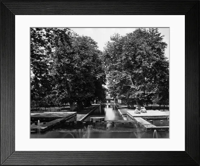Framed Print : Srinagar, Jammu and Kashmir, India Framed Print : Srinagar, Jammu and Kashmir, India
