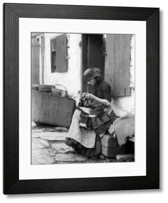 Framed Print : Fishermans daughter, Robin Hoods Bay, Yorkshire Framed Print : Fishermans daughter, Robin Hoods Bay, Yorkshire