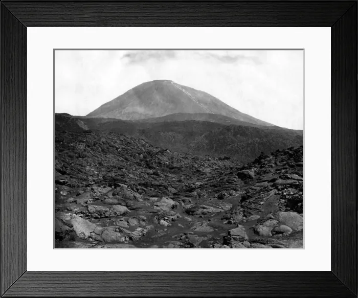 Framed Print : View of Mount Vesuvius, Italy Framed Print : View of Mount Vesuvius, Italy
