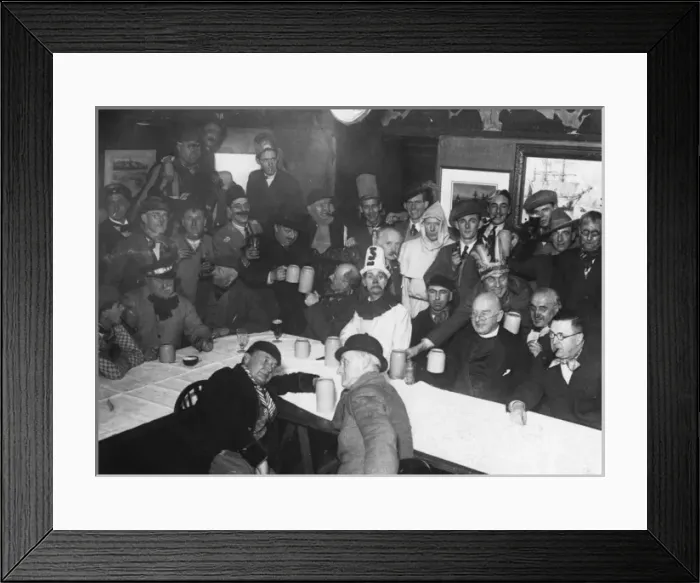 Framed Print : London Sketch Club evening Framed Print : London Sketch Club evening