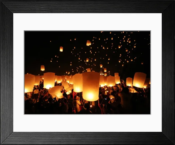 Framed Print : Sky Lanterns at Yi Peng, Loy Krathong Ceremony, Chiang Mai Framed Print : Sky Lanterns at Yi Peng, Loy Krathong Ceremony, Chiang Mai