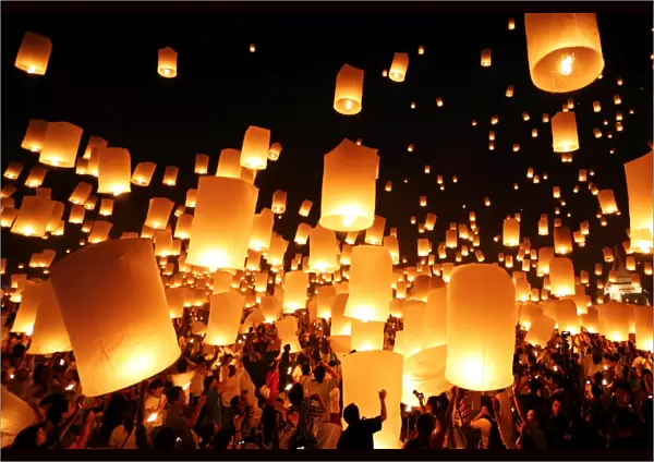 Sky Lanterns at Yi Peng, Loy Krathong Ceremony, Chiang Mai