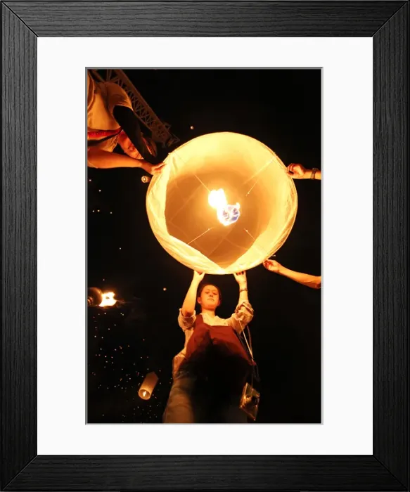 Framed Print : Sky Lanterns at Yi Peng, Loy Krathong Ceremony, Chiang Mai Framed Print : Sky Lanterns at Yi Peng, Loy Krathong Ceremony, Chiang Mai