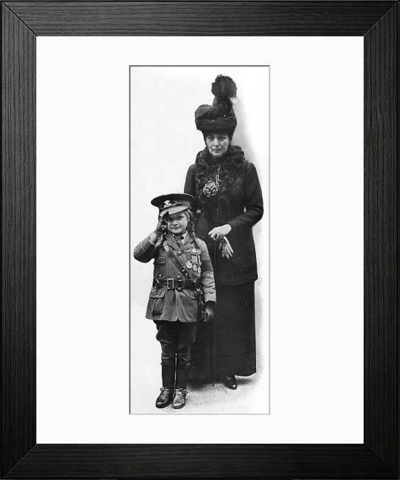 Framed Print : Queen Alexandra with top fundraiser Jeannie Jackson, WW1 Framed Print : Queen Alexandra with top fundraiser Jeannie Jackson, WW1