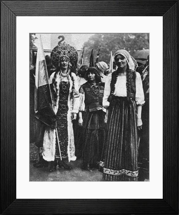 Framed Print : Womens Right-to-Serve march, 1915 Framed Print : Womens Right-to-Serve march, 1915