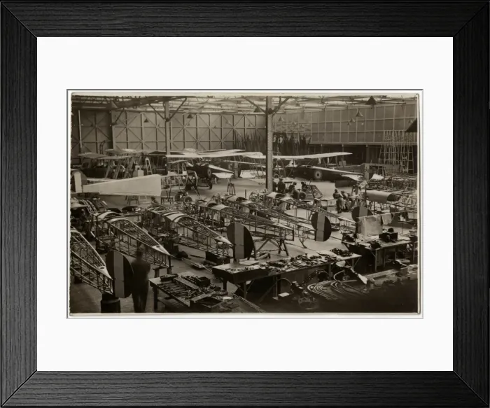 Framed Print : Manufacture Avro 504 biplanes WWI Framed Print : Manufacture Avro 504 biplanes WWI