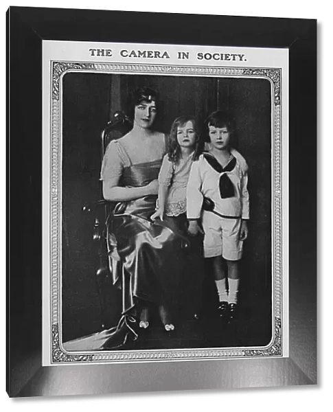 Lady Drogheda & her children, WW1