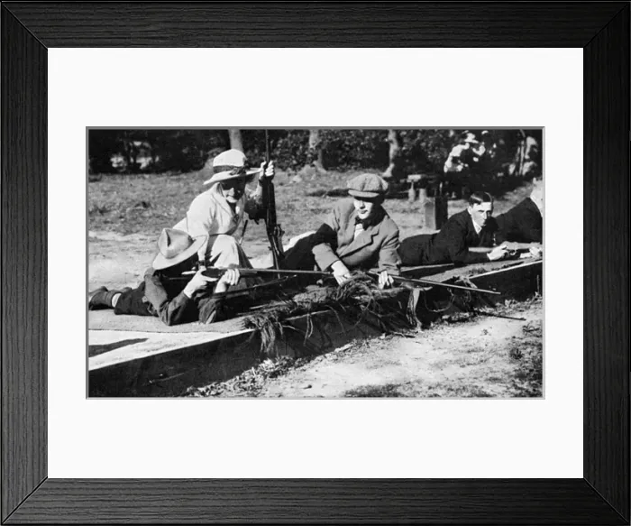 Framed Print : Mrs Baliol Scott teaching men how to shoot, WW1 Framed Print : Mrs Baliol Scott teaching men how to shoot, WW1