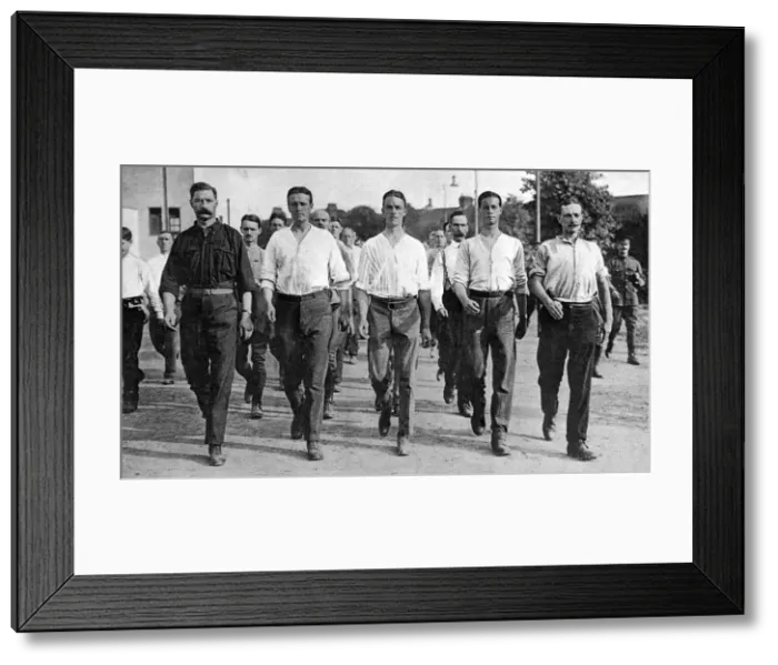 Framed Print : 2nd King Edwards Horse, men of the rank & file on drill gro Framed Print : 2nd King Edwards Horse, men of the rank & file on drill gro