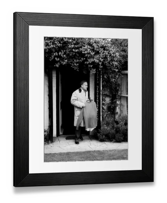 Framed Print : Yehudi Menuhin, Aldeburgh Festival 1963 Framed Print : Yehudi Menuhin, Aldeburgh Festival 1963