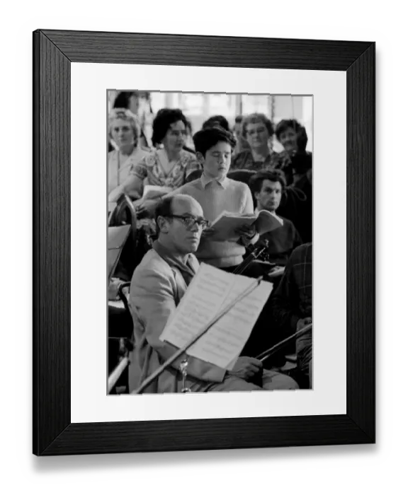 Framed Print : David Pinto (treble) and Emanuel Hurwitz (violin) Framed Print : David Pinto (treble) and Emanuel Hurwitz (violin)