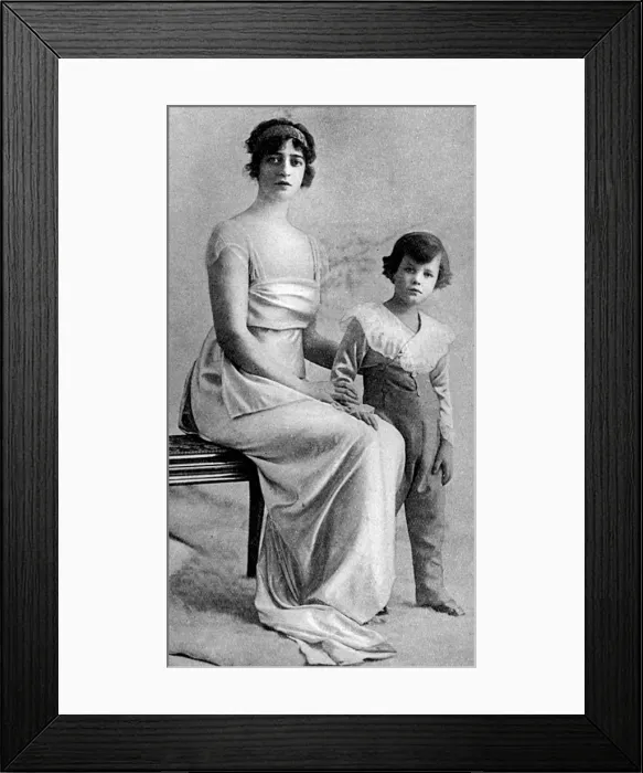Framed Print : Lady Drogheda and son, 1915 Framed Print : Lady Drogheda and son, 1915