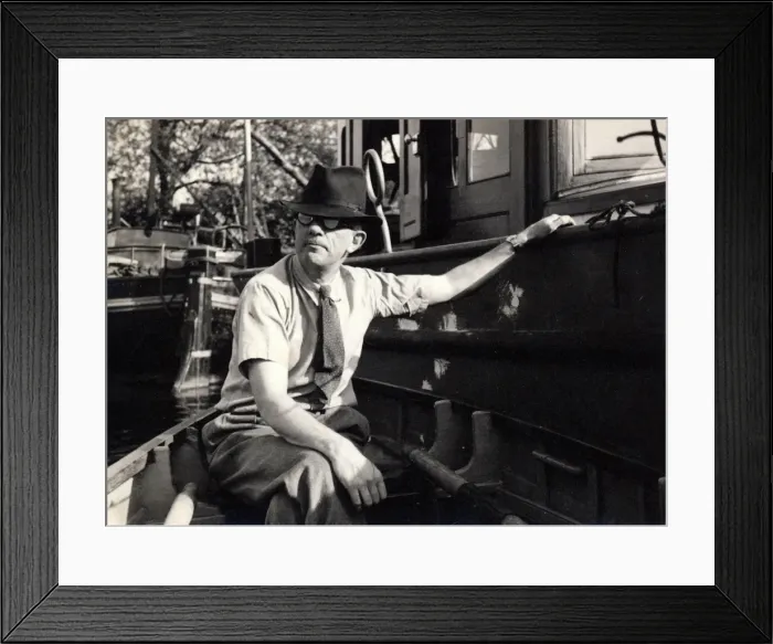 Framed Print : Alan Fraser in dingy Framed Print : Alan Fraser in dingy