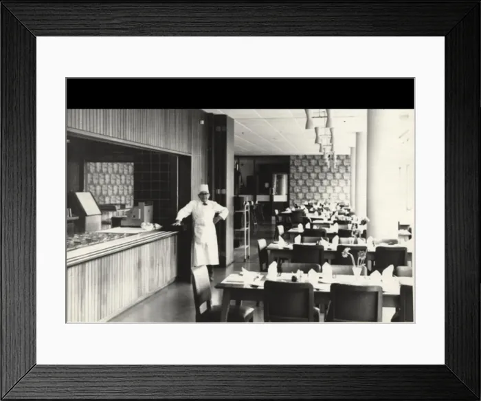 Framed Print : Dining room of Baden Powell House, London Framed Print : Dining room of Baden Powell House, London