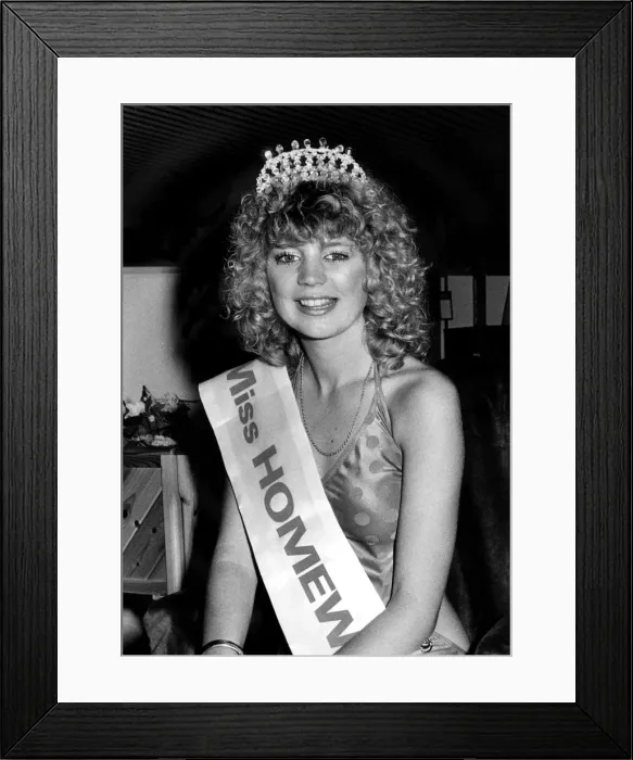 Framed Print : Dawn Schula, beauty queen, St Ives, Cornwall Framed Print : Dawn Schula, beauty queen, St Ives, Cornwall