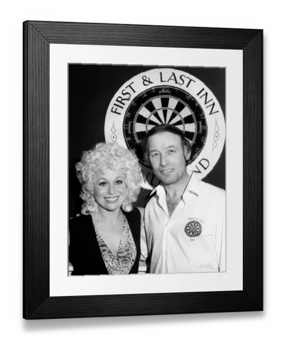 Framed Print : Barbara Windsor at Darts Marathon, Cornwall Framed Print : Barbara Windsor at Darts Marathon, Cornwall
