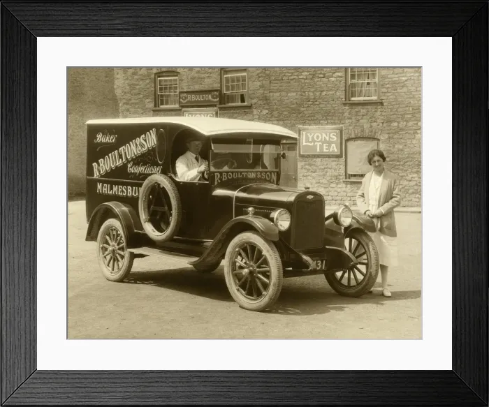Framed Print : Bakers Delivery Van 2, Malmesbury, Wilts (No livery) Framed Print : Bakers Delivery Van 2, Malmesbury, Wilts (No livery)