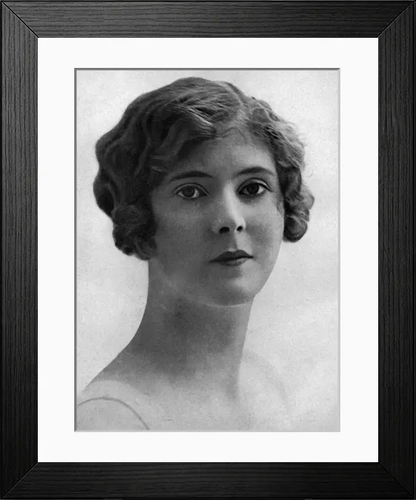 Framed Print : Viscountess Curzon Framed Print : Viscountess Curzon