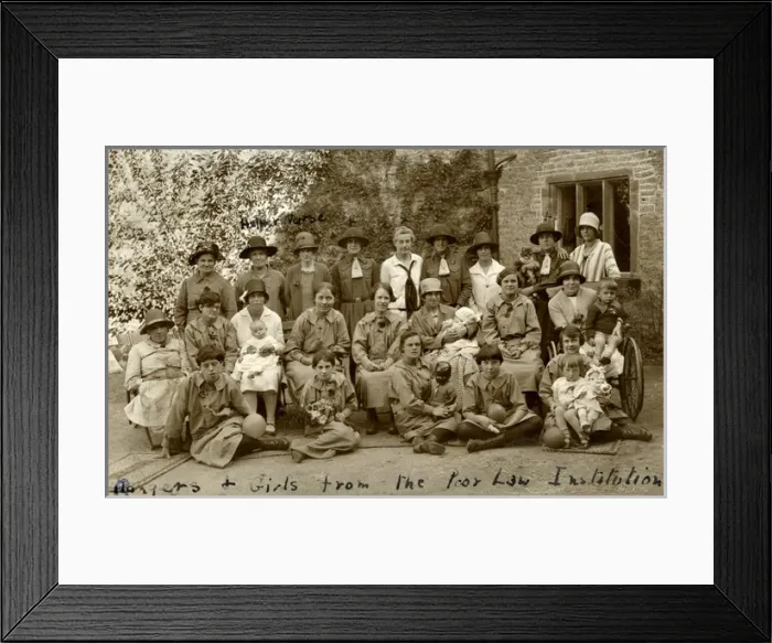 Framed Print : Rangers and Girls from Stow-on-the-Wold Workhouse, Glouceste