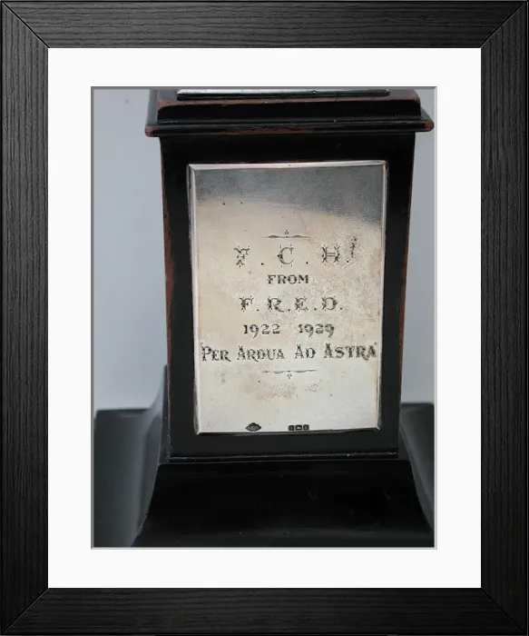 Framed Print : Angel of Victory statue