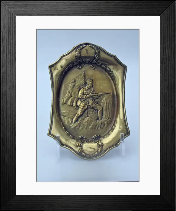 Framed Print : Patriotic ashtray showing a British Tommy on a battlefield Framed Print : Patriotic ashtray showing a British Tommy on a battlefield
