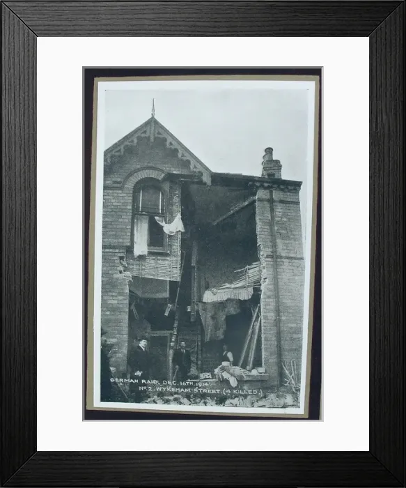 Framed Print : The German Raid on Scarborough, December 16th 1914 Framed Print : The German Raid on Scarborough, December 16th 1914