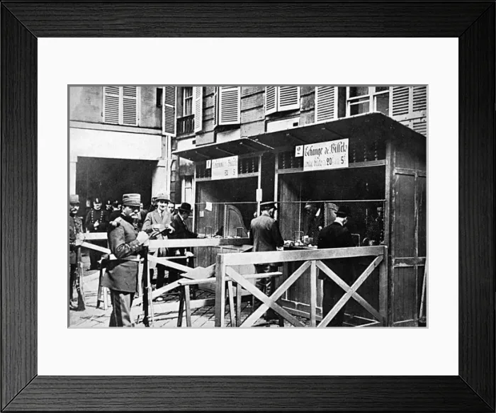 Framed Print : Financial situation in Paris at the beginning of World War I Framed Print : Financial situation in Paris at the beginning of World War I