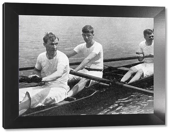 Blind soldiers regatta at Putney, WW1