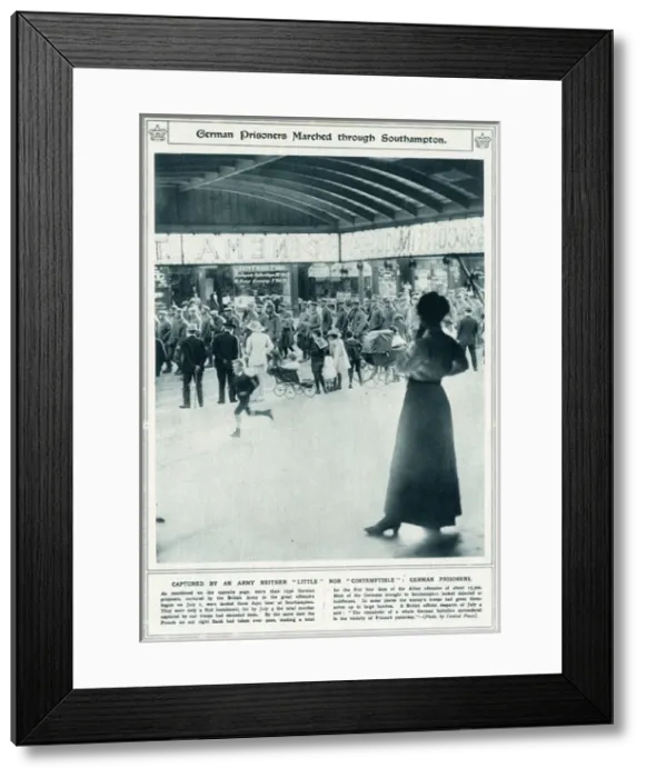 Framed Print : German prisoners marched through Southampton, WW1 Framed Print : German prisoners marched through Southampton, WW1
