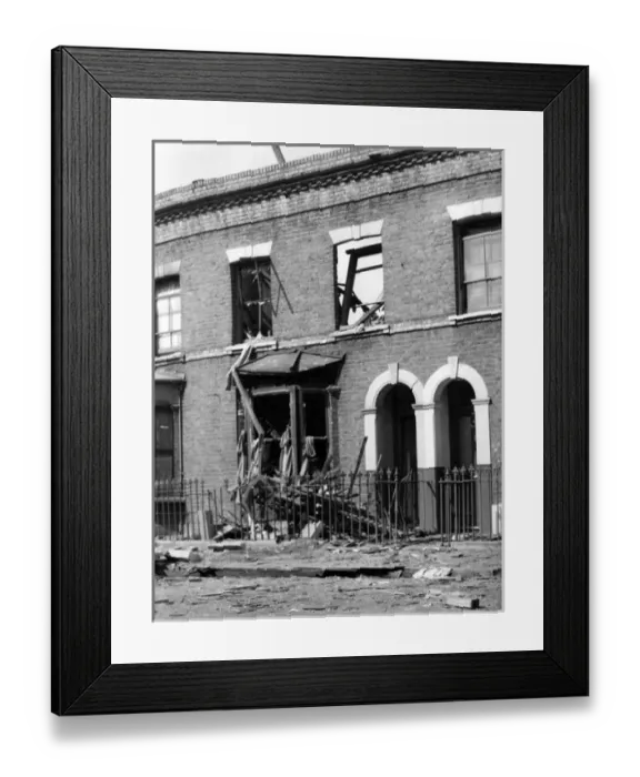 Framed Print : Blitz in London -- house in Carew Street, WW2 Framed Print : Blitz in London -- house in Carew Street, WW2