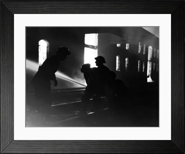 Framed Print : Blitz in London -- firefighters at work, Blackfriars, WW2 Framed Print : Blitz in London -- firefighters at work, Blackfriars, WW2