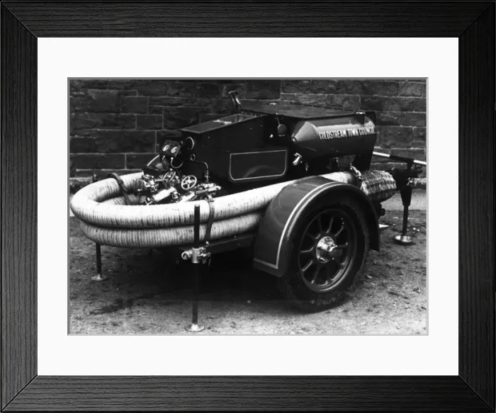 Framed Print : Trailer water pump at Dulwich Fire Station, WW2 Framed Print : Trailer water pump at Dulwich Fire Station, WW2