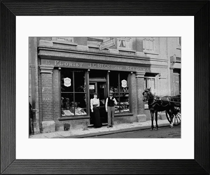 Framed Print : Florist and food shop in Henley-on-Thames Framed Print : Florist and food shop in Henley-on-Thames