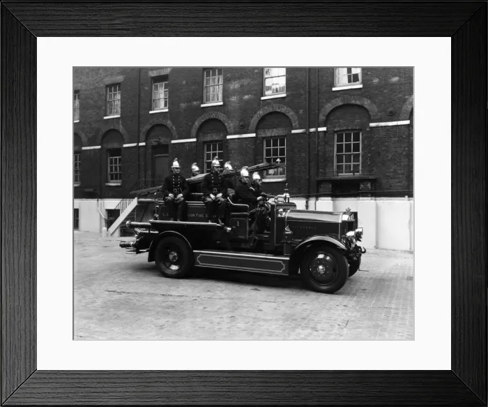 Framed Print : Fire engine and crew, LCC-London Fire Brigate Framed Print : Fire engine and crew, LCC-London Fire Brigate