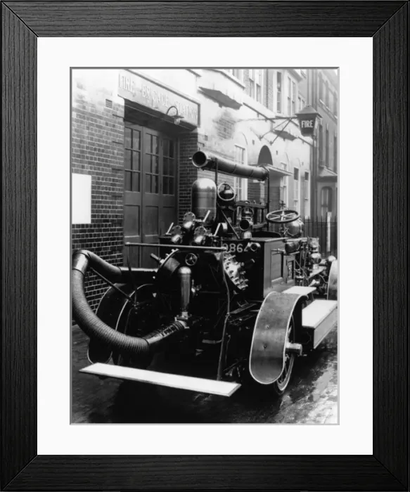 Framed Print : LCC-LFB motorised Hatfield type fire engine Framed Print : LCC-LFB motorised Hatfield type fire engine