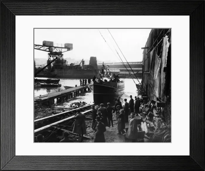 Framed Print : The launch of the LFB Fireboat Massey Shaw Framed Print : The launch of the LFB Fireboat Massey Shaw